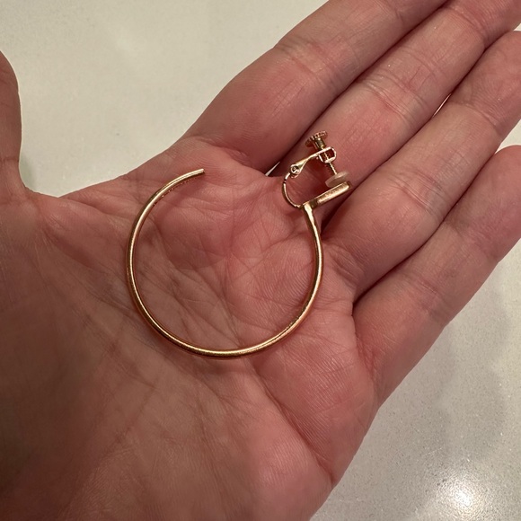 Kendra Scott Pepper Rose Gold clip on earrings - Picture 2 of 3